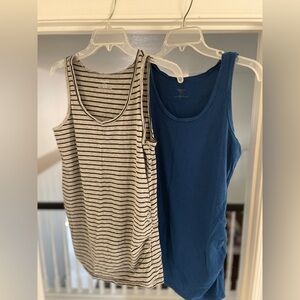 Sleeveless maternity tops